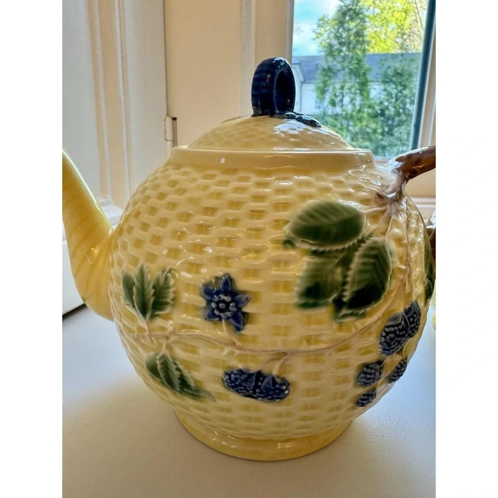 VINTAGE SIGNED TIFFANY MAJOLICA TEA SET PITCHER CREAMER SUGAR BOWL PORTUGAL